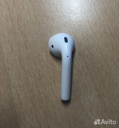 AirPods 2 - левый наушник