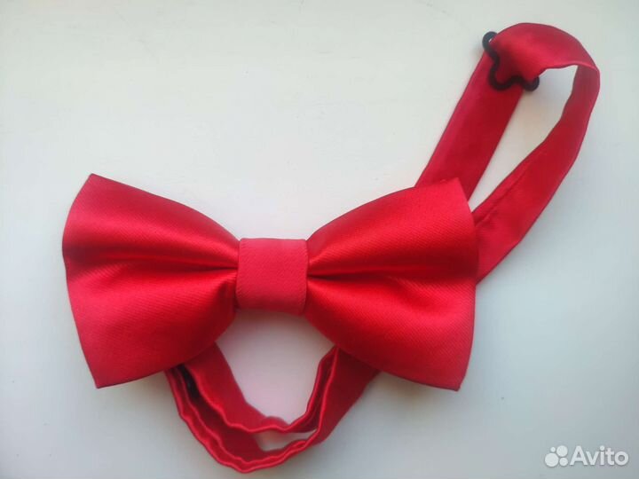 Бабочка красная