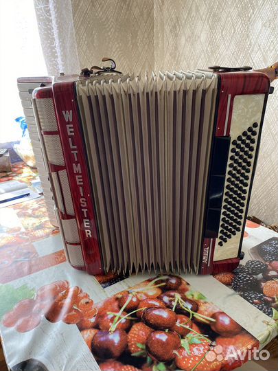 Аккордеон Weltmeister Amigo 3/4 трехголосый
