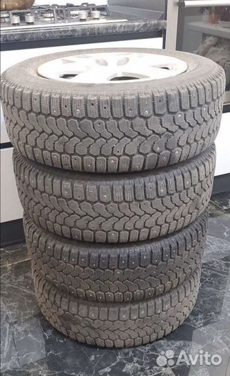 Yokohama IceGuard Stud IG65 265/65 R16