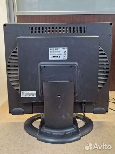 Профессиональный монитор 19