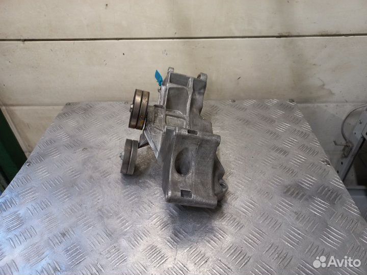 Кронштейн генератора Skoda Octavia A4 1.4 16V AHW