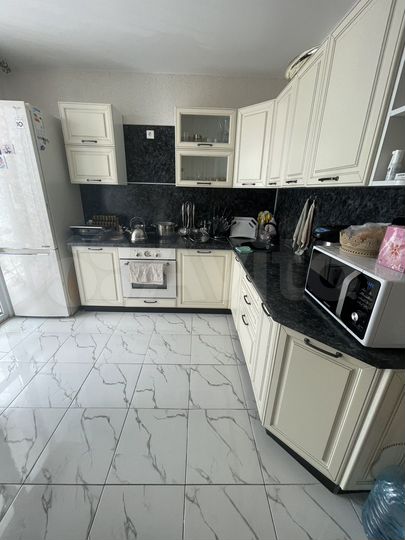 2-к. квартира, 60 м², 6/17 эт.