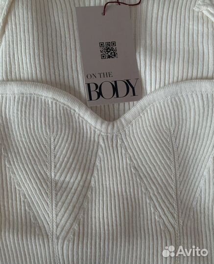 Платье бежевое новое, с разрезом, коктельное