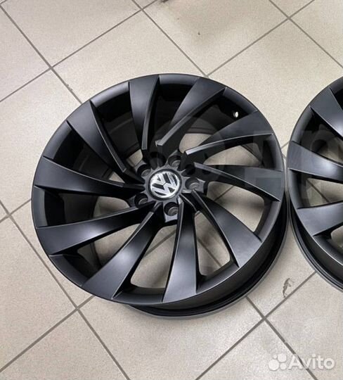 Диски Volkswagen R17 7.5j Et+35 5*112