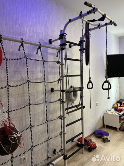 Шведская стенка с турником подходит всем