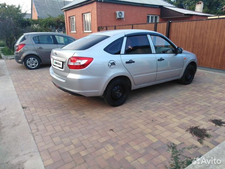 LADA Granta 1.6 МТ, 2015, 124 000 км