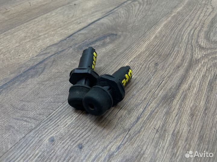 Крепление бампера заднее Volvo C30 MK38 2.4 B5244S