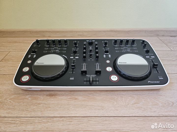 DJ-контроллер Pioneer DDJ Ergo V