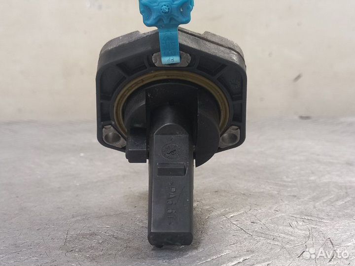 Датчик уровня масла Audi A4