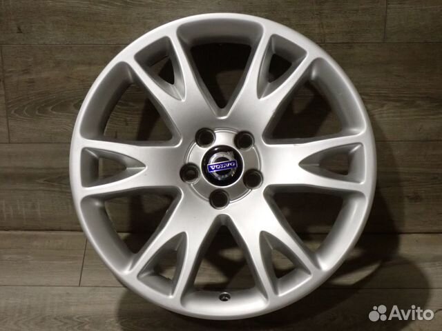 Один оригинальный диск Volvo XC90 R18