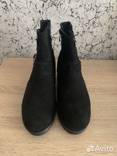 Женские ботинки