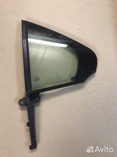 Форточка задней левой двери Skoda Rapid