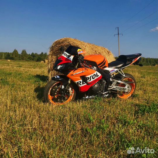 Honda cbr 1000rr fireblade