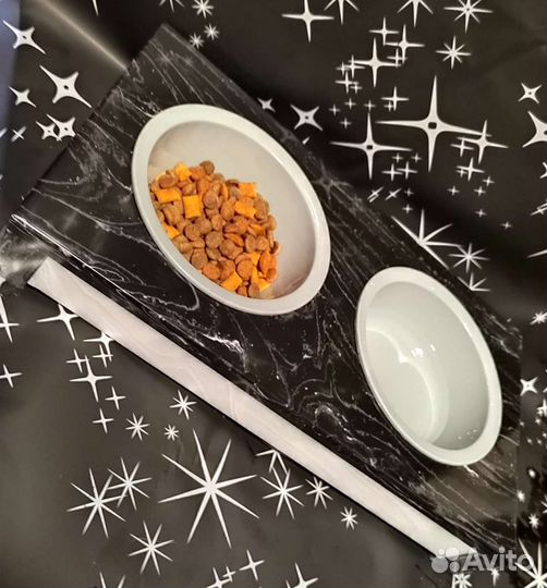 Подставка для мисок из камня