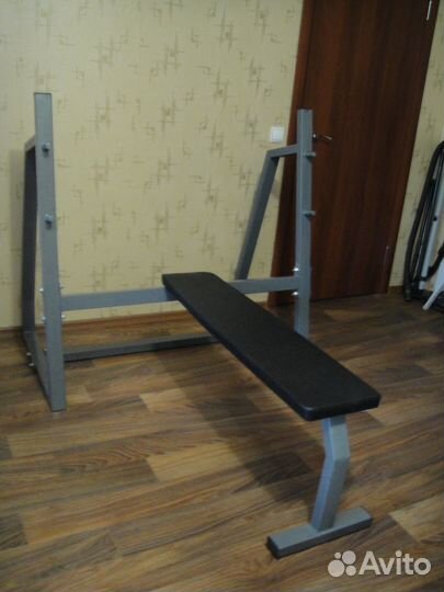 Тренажер для жима лежа горизонтальный