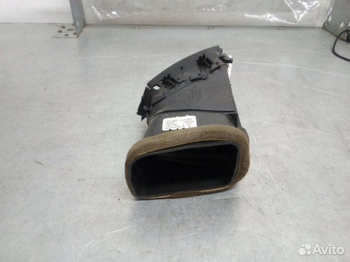 Дефлектор воздушный левый Opel Astra J A16XER 2011