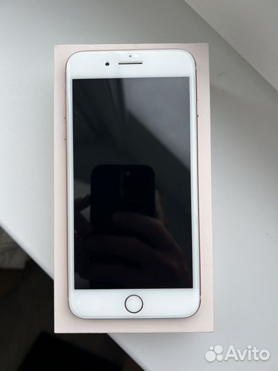 Телефон iPhone 8 plus gold 64gb
