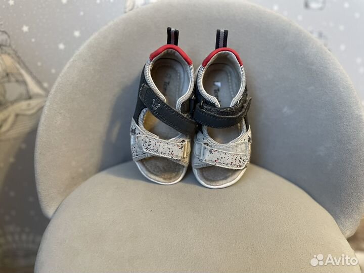 Сандалии детские размер 23