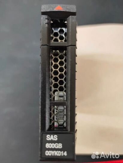 Жесткий диск Lenovo 00YK014 600Gb SAS 2.5