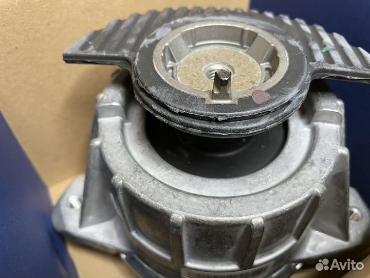 Опора двигателя Mercedes OM274 Новая Оригинал