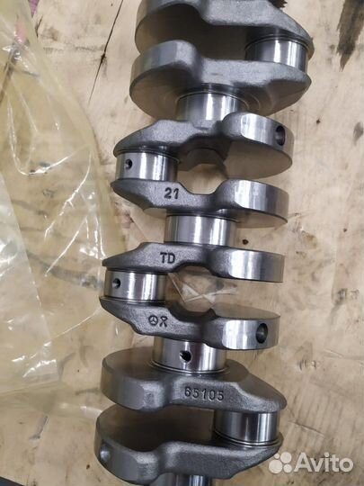 Каленвал Е212 mercedes bens