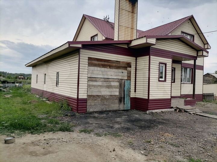 Коттедж 180 м² на участке 9 сот.