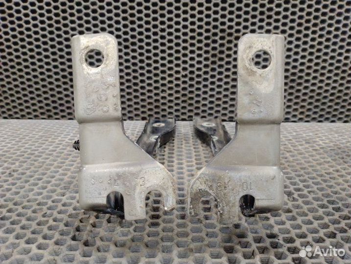 Петля капота передняя Volkswagen Polo 5 седан 1