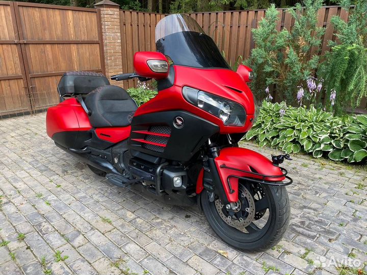 Продам honda GL 1800B (F6B)