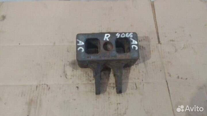 Опора переднего амортизатора правая Man Tga