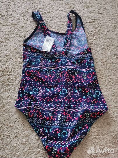 Купальник и шапочка для бассейна