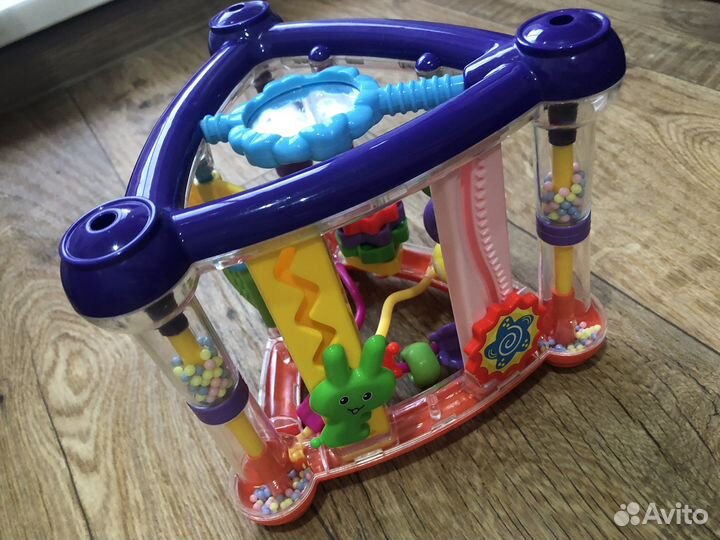 Бизиборд (развивающий треугольник)