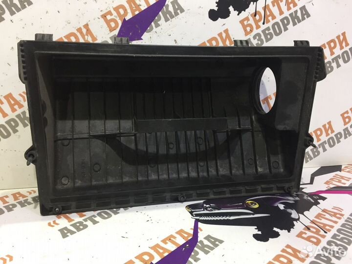 Мерседес Вито Крышка корпуса воздушного фильтра