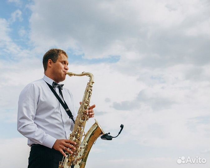 Саксофонист на праздник. Саксофон в подарок