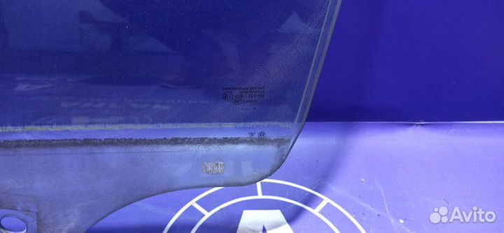 Стекло двери переднее левое Volkswagen Touareg 7L