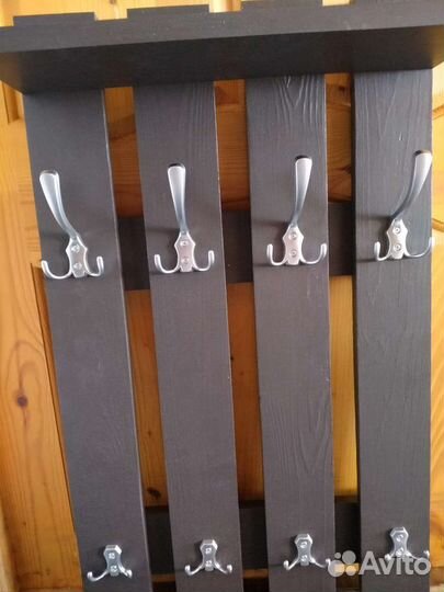 Вешалка настенная в прихожую