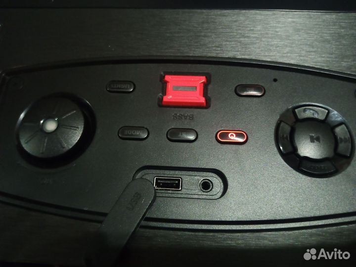 Музыкальная колонка с блютузом