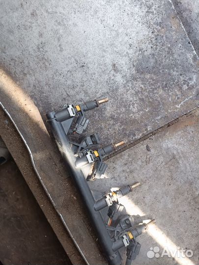 Топливная рампа Peugeot 308