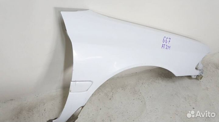 Крыло переднее правое Toyota Carina AT211
