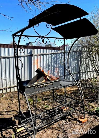Мангал с крышей