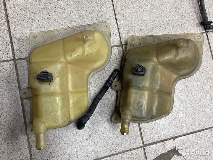 Расширительный бачок бу оригинал: 8D0121403J