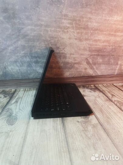 Ноутбук Lenovo/i3/120 SSD/Graphics 3000