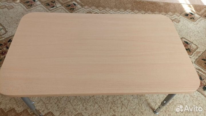 Детский письменный стол