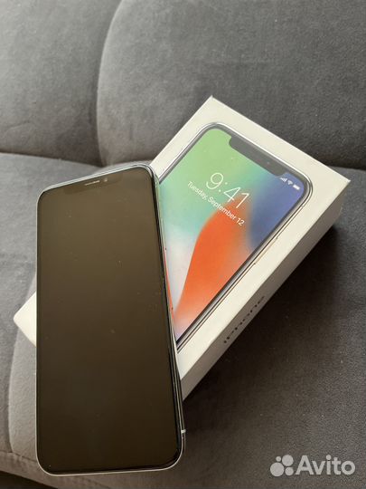 Продаю iPhone 10