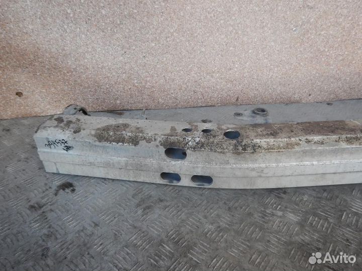 Усилитель переднего бампера Lexus LX450d/LX570