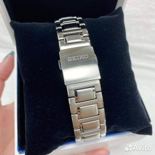 Часы мужские Seiko Premier SNP165P1