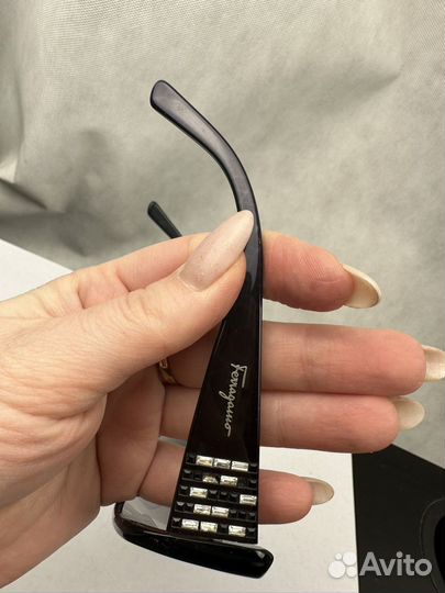 Солнцезащитные очки Salvatore Ferragamo