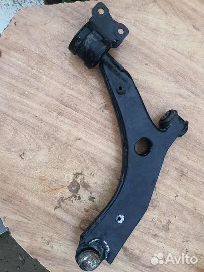 Кулак ступицаправая,Рычаг передний левый мазда 3бк