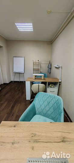 Сдам кабинет мастеру маникюра