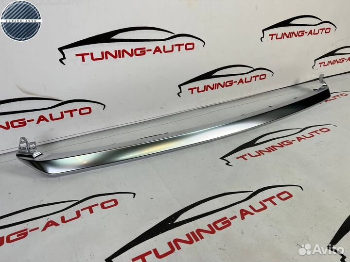 Нижний молдинг решётки радиатора RX35